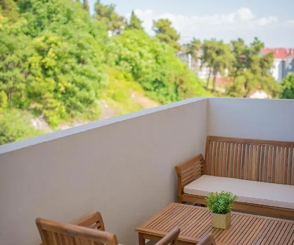 Stylish Two Bedroom At Ljubovic-hill Park