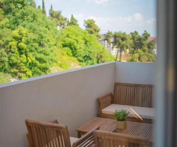 Stylish Two Bedroom At Ljubovic-hill Park Podgorica