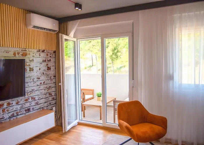 Stylish Two Bedroom At Ljubovic-hill Park