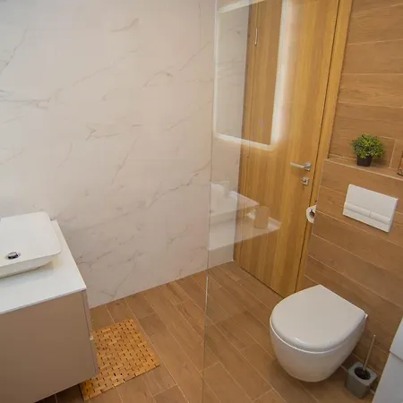 Apartment Stylish Two Bedroom At Ljubovic-hill Park *