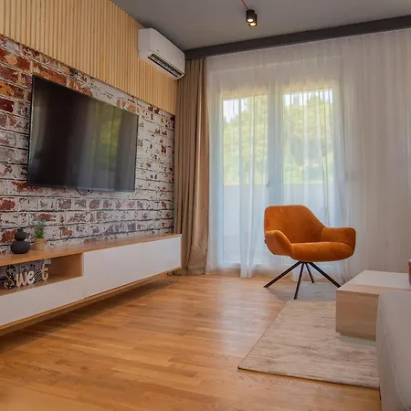 Stylish Two Bedroom At Ljubovic-hill Park *