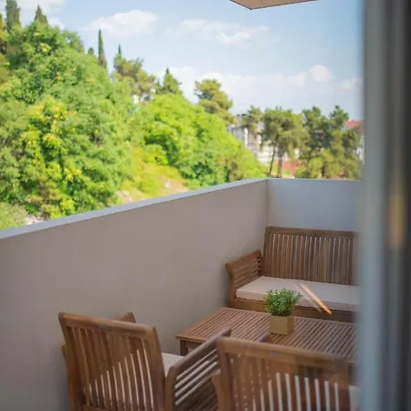 Stylish Two Bedroom At Ljubovic-hill Park Podgorica