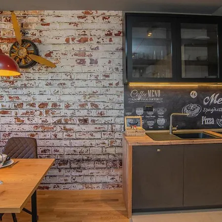 Stylish Two Bedroom At Ljubovic-hill Park