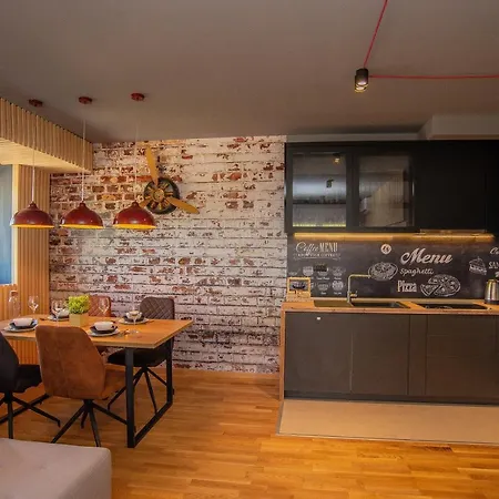 Stylish Two Bedroom At Ljubovic-hill Park דירה *