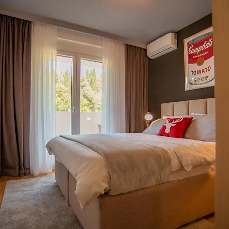 Stylish Two Bedroom At Ljubovic-hill Park Apartment